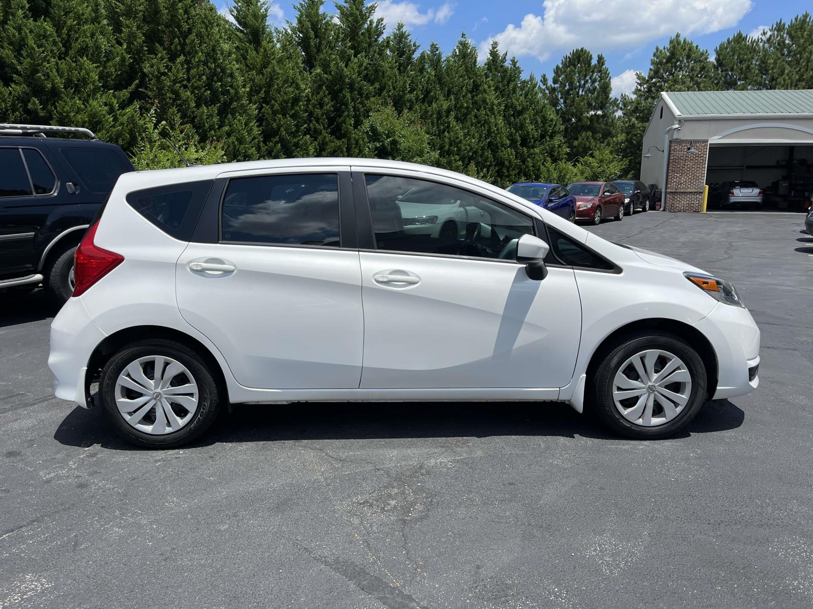 nissan versa note 2018 3N1CE2CP8JL355895 image nissan versa note 2018 3N1CE2CP8JL355895 image